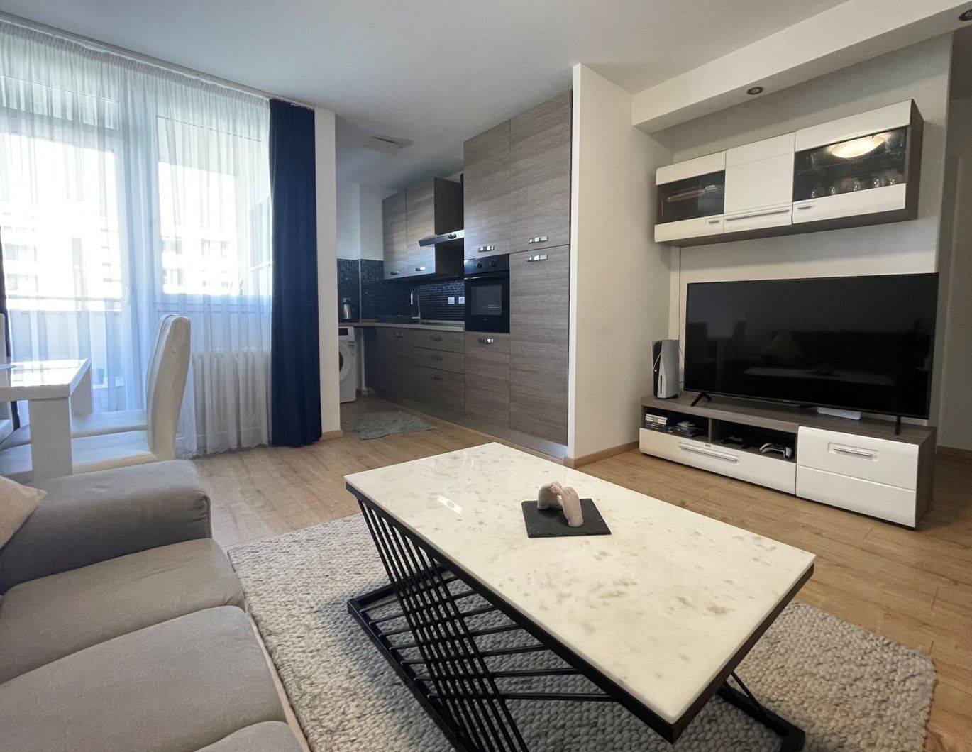 Kleine, gemütliche, möblierte Wohnung mit Balkon in zentraler Lage in Salzburg