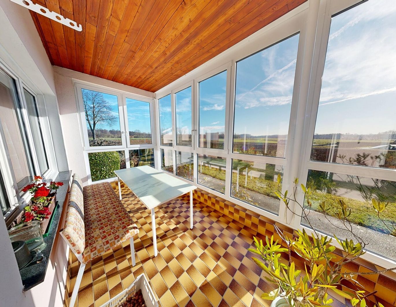 Gepflegtes Einfamilienhaus mit Wintergarten und guter Anbindung