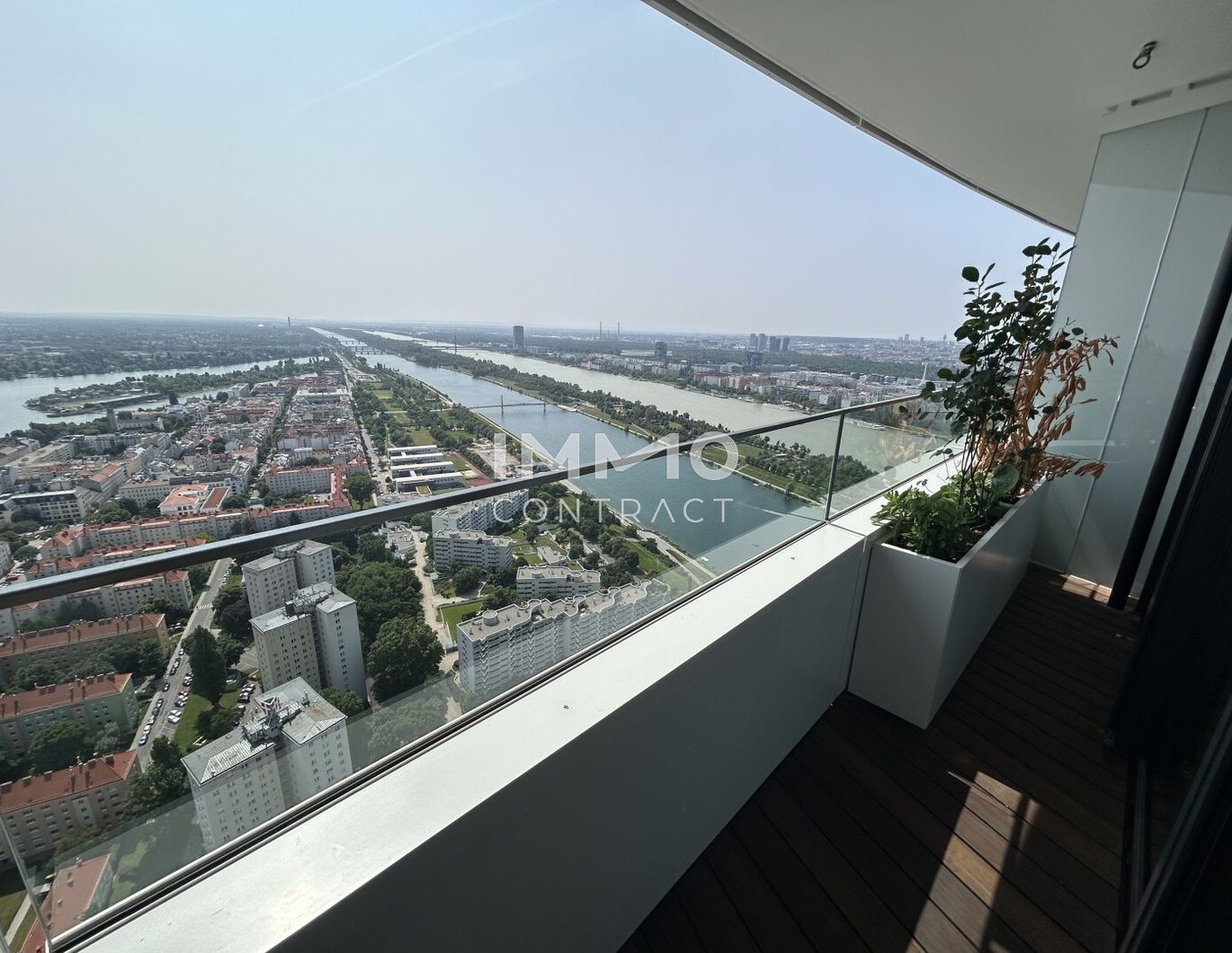 Atemberaubender Weitblick auf die Donau! 44.Stock! Erstbezug!