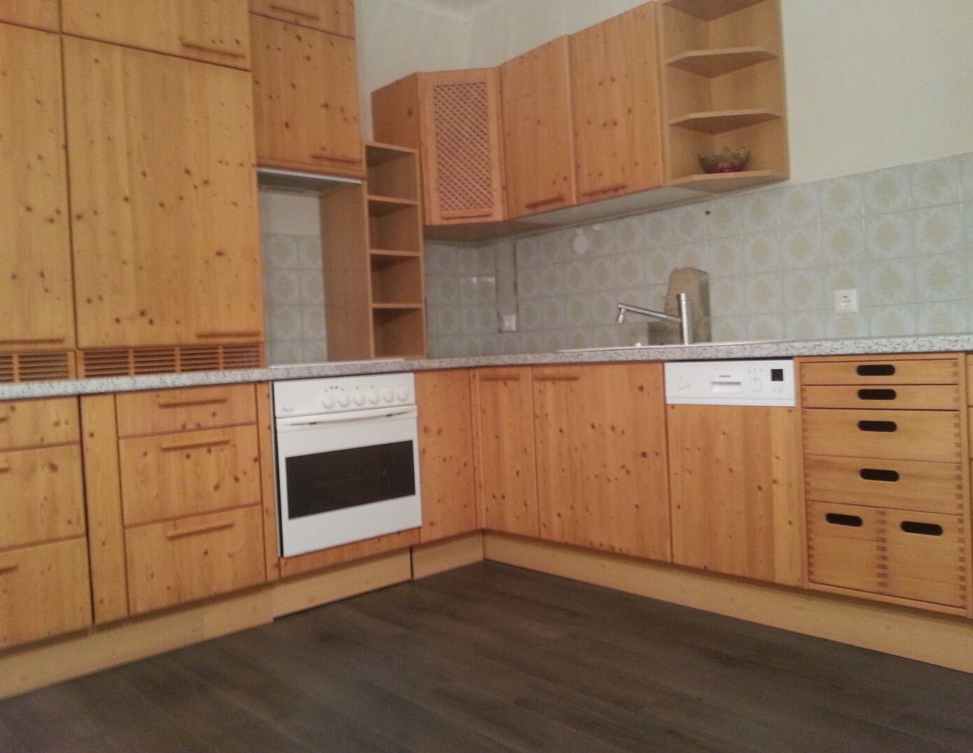 Charmante Erdgeschoß-Wohnung mit 100m² Garten und PKW Abstellplatz in ruhiger Siedlungslage