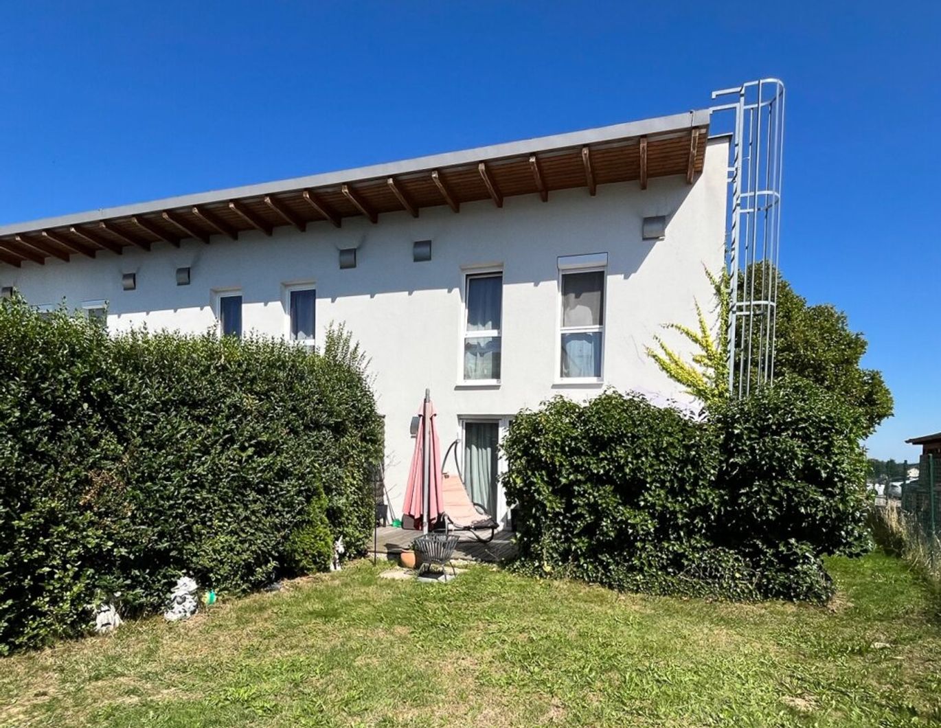 Gemütliches Reihenhaus in Geinberg: 4 Zimmer, Garten, Terrasse, 2 Stellplätze!
