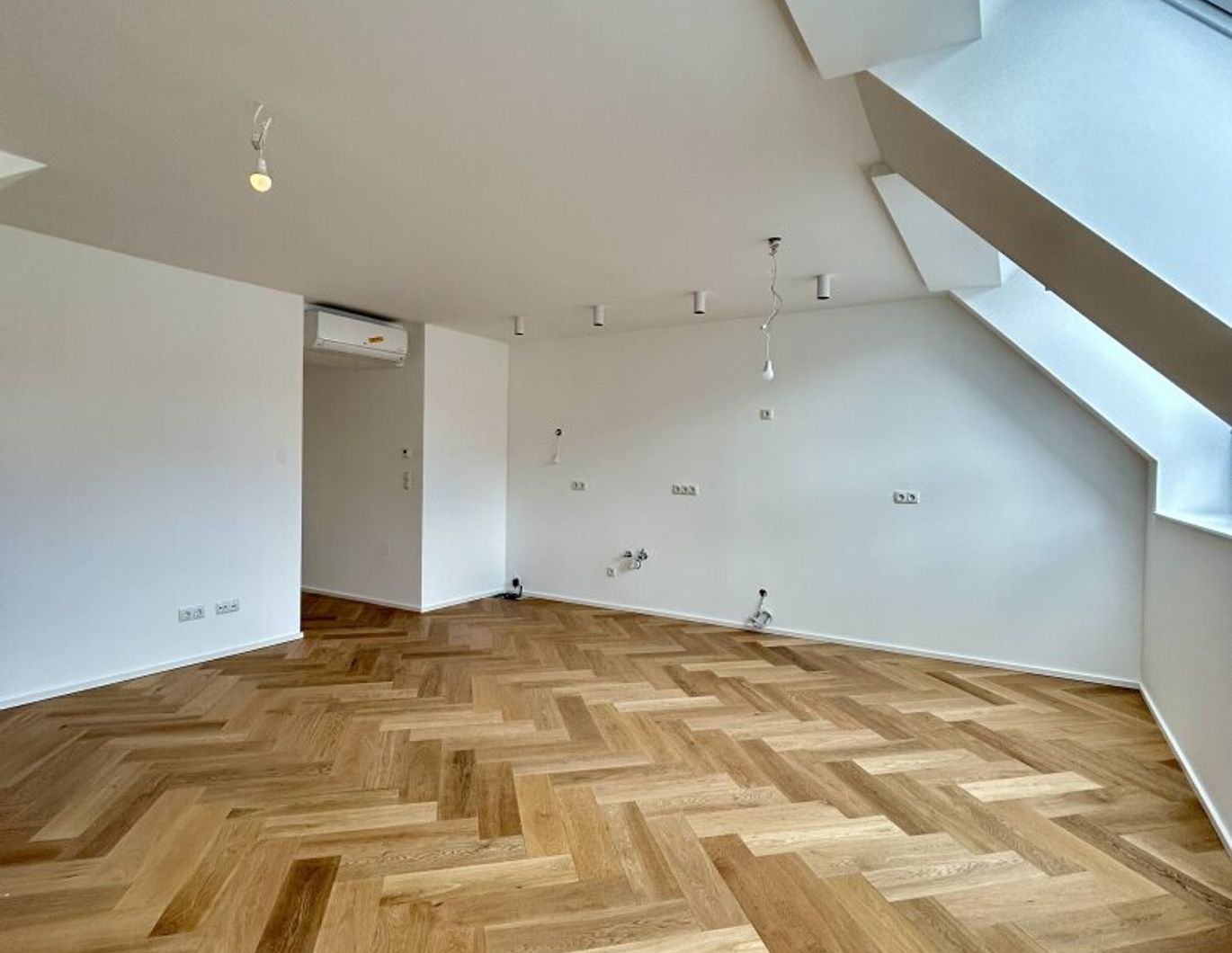Exklusives Wohnen auf zwei Ebenen - Maisonette in Top-Lage mit Balkon und Terrasse in 1090 Wien