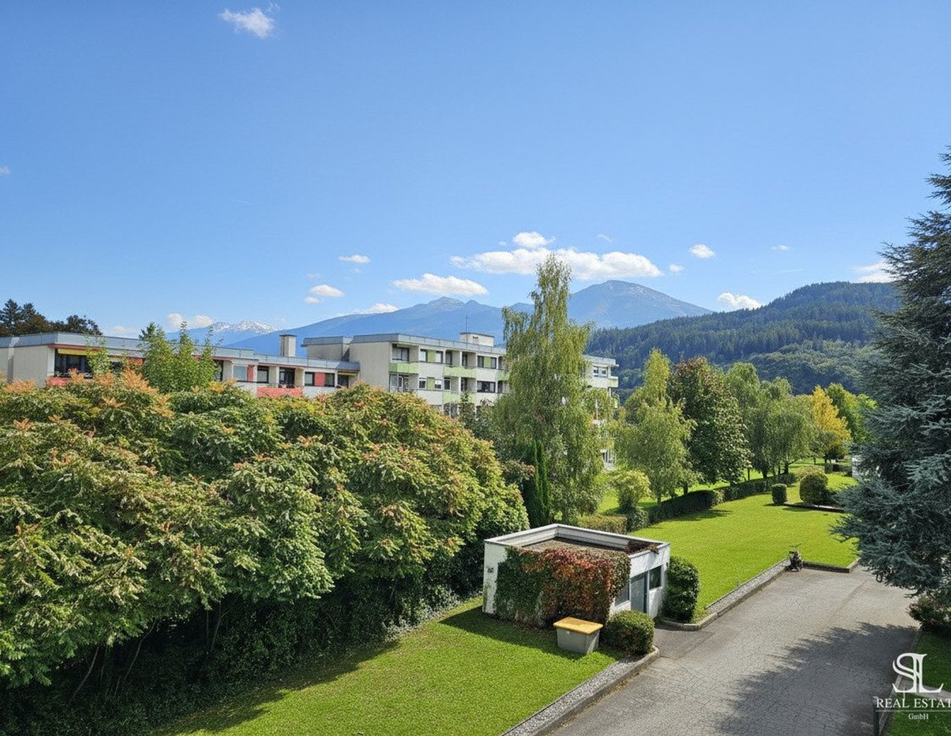 ZWEI IN EINER- Zentrale 82 m²-Wohnung mit Loggia und Balkon - teilbar in zwei Einheiten