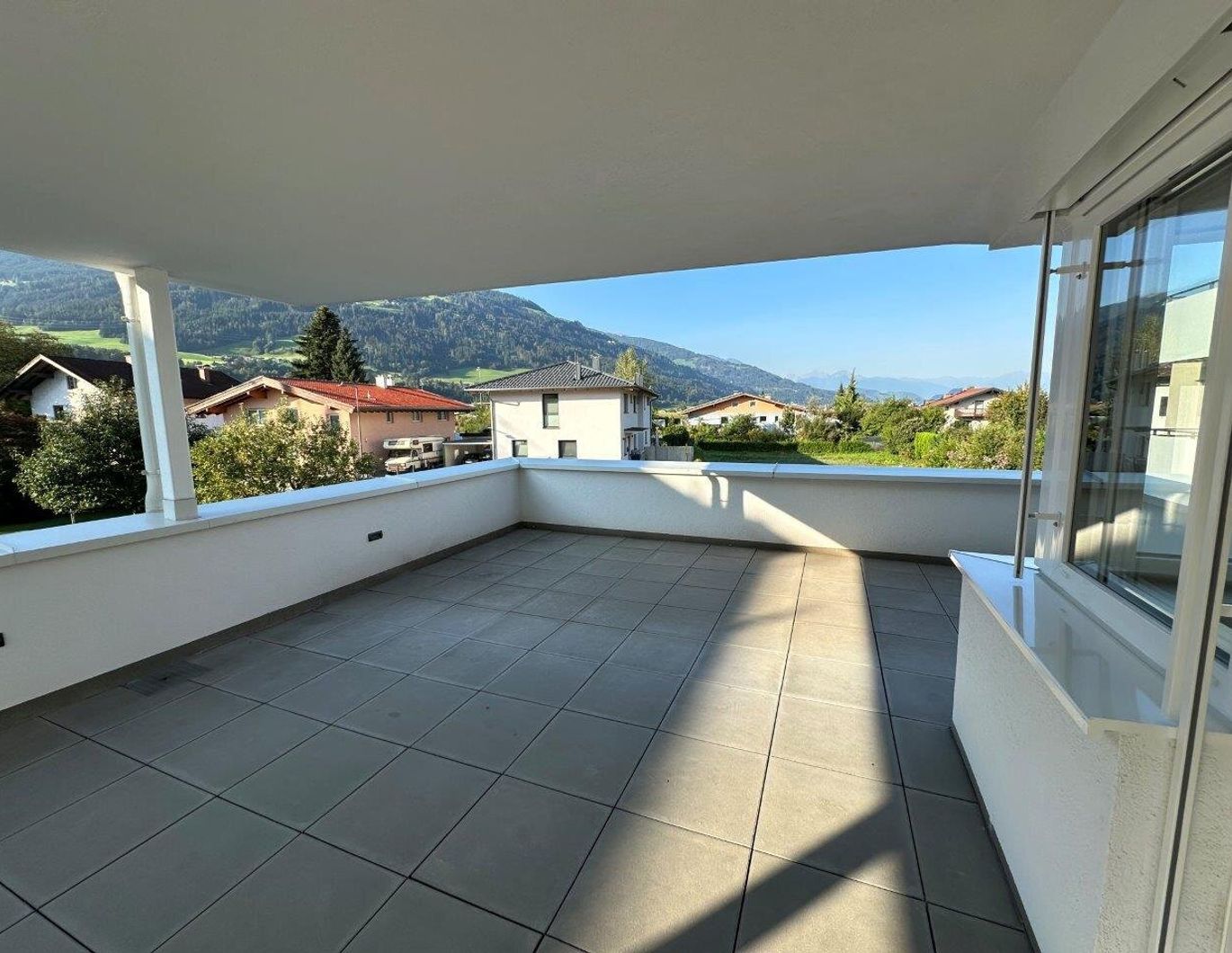Weer - helle Wohnung mit großer, sonniger Terrasse