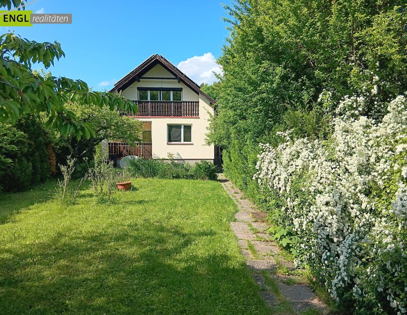 Gepflegtes Einfamilienhaus mit großem Garten, Carport, inkl. Luft-/Wasserwärmepumpe, Photovoltaik und Solarenergie