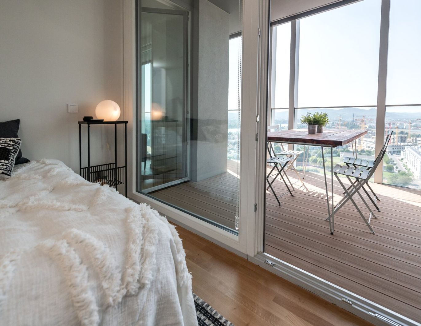 Urbanes Wohnen mit Rooftop Pool, Spa & Skylineblick - TOWER HOMES