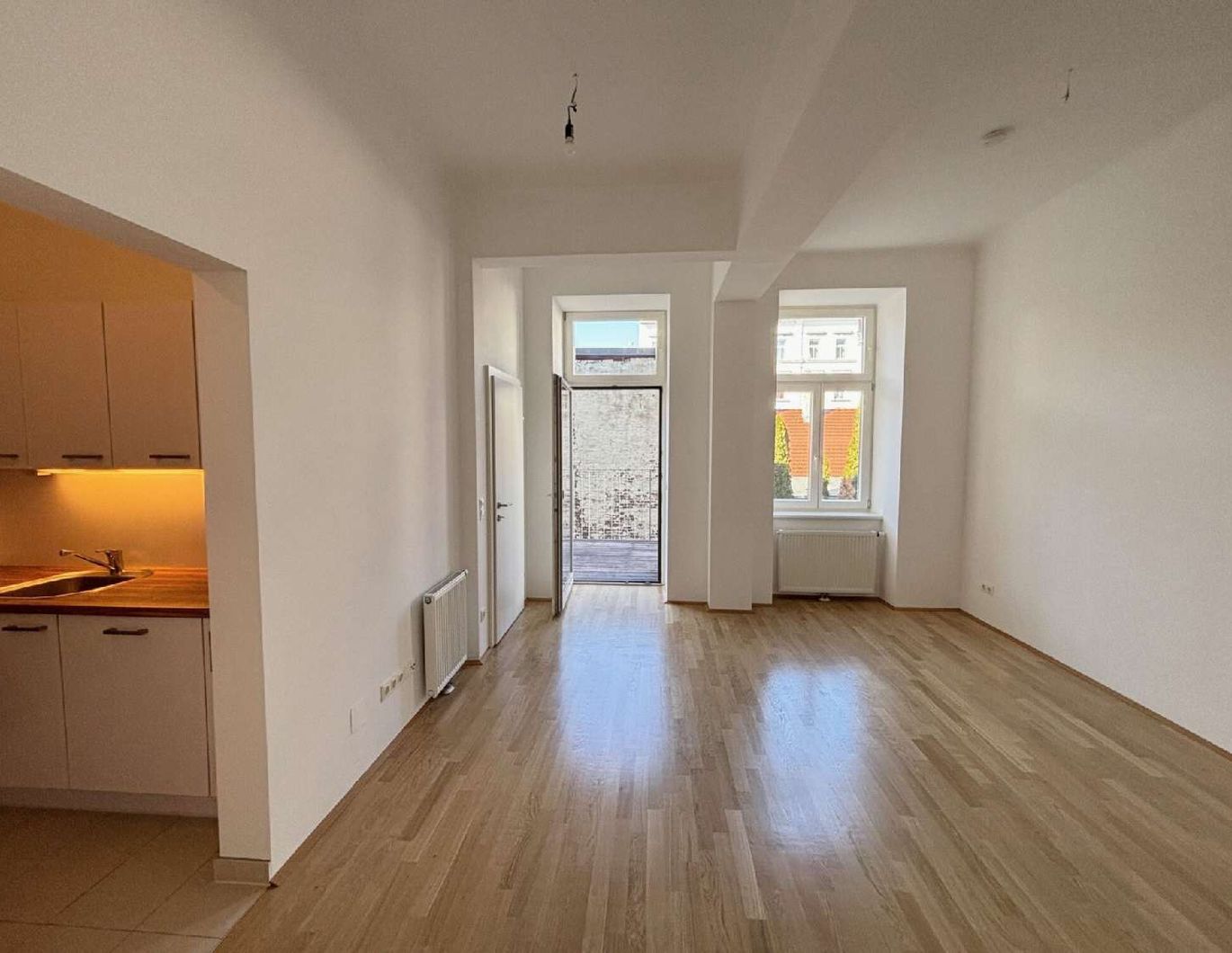 NEU SANIERTE SONNIGE 3 ZI BALKON Wohnung - ALTBAU 1100 Wien