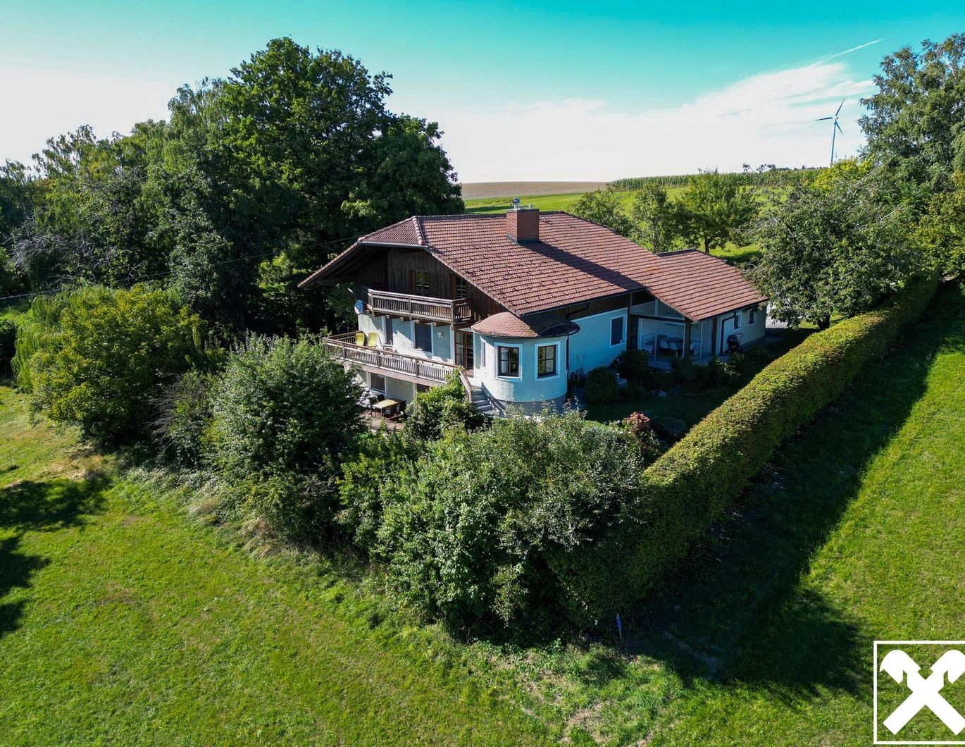 Schönes Wohnhaus mit zwei Wohneinheiten in Aussichtslage