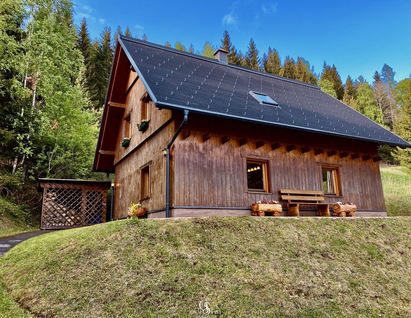 Exklusives Neubau-Holzriegelhaus in traumhafter Ruhelage auf der Hebalm