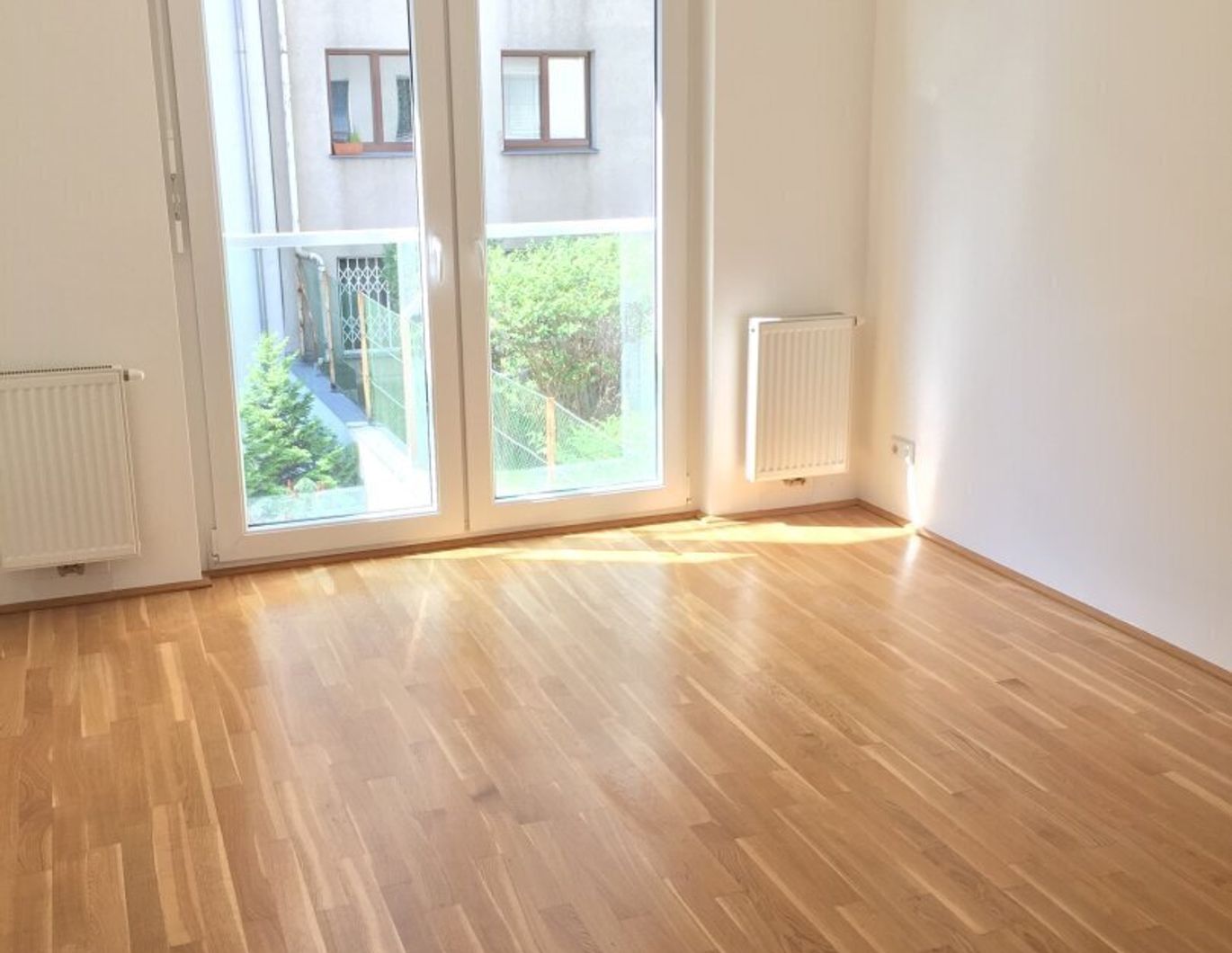 TEILWEISE HOFRUHELAGE - Hochwertige 3-Zimmerwohnung im Neubau (Mietbeginn 01.05.2026))