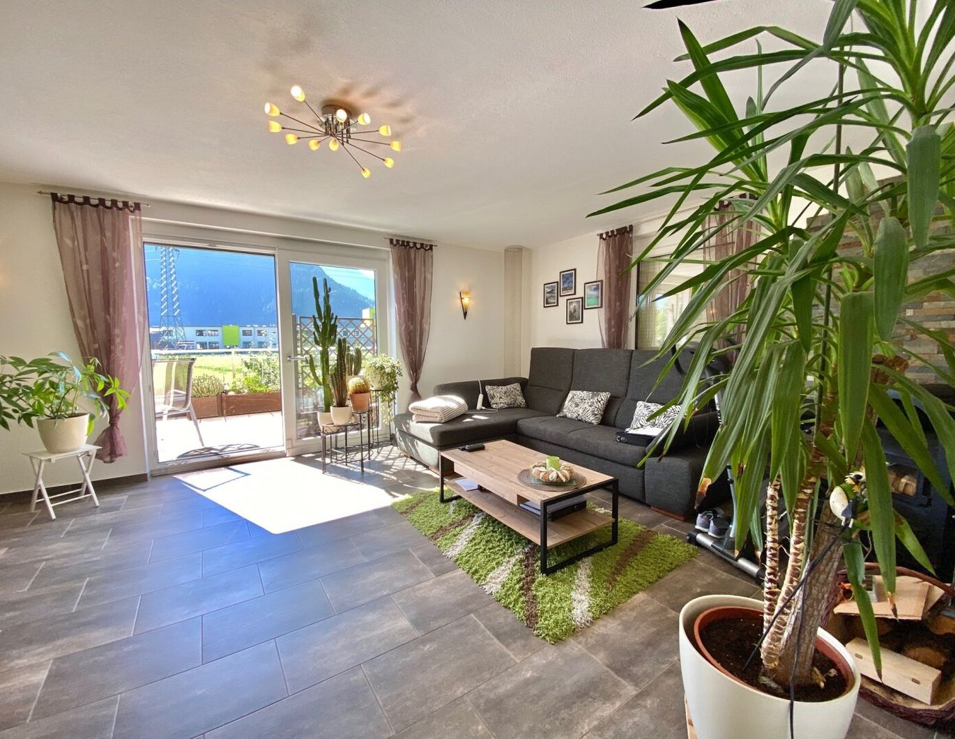 PROVISIONSFREI FÜR DEN MIETER!: Top gepflegte 4 Zimmerwohnung zu vermieten