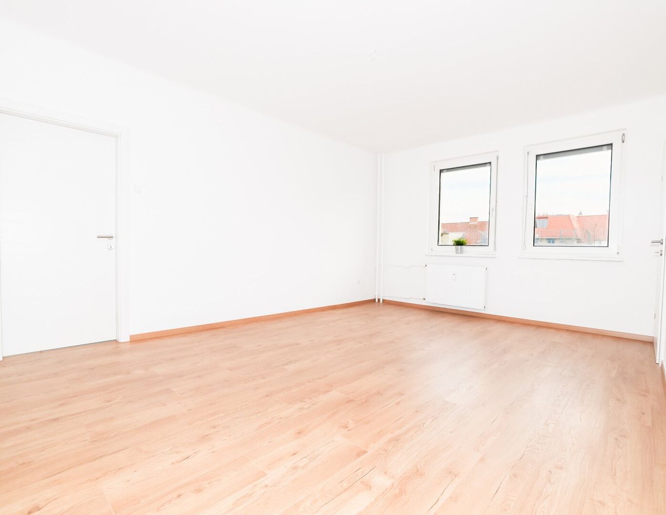 !! WOW !! I TOP-GRUNDRISS I BADEWANNE I MODERN SANIERT I OFFENE KÜCHE I 4. STOCK MIT LIFT I HAUSTIERE WILLKOMMEN I PROJEKT WOHNEN I