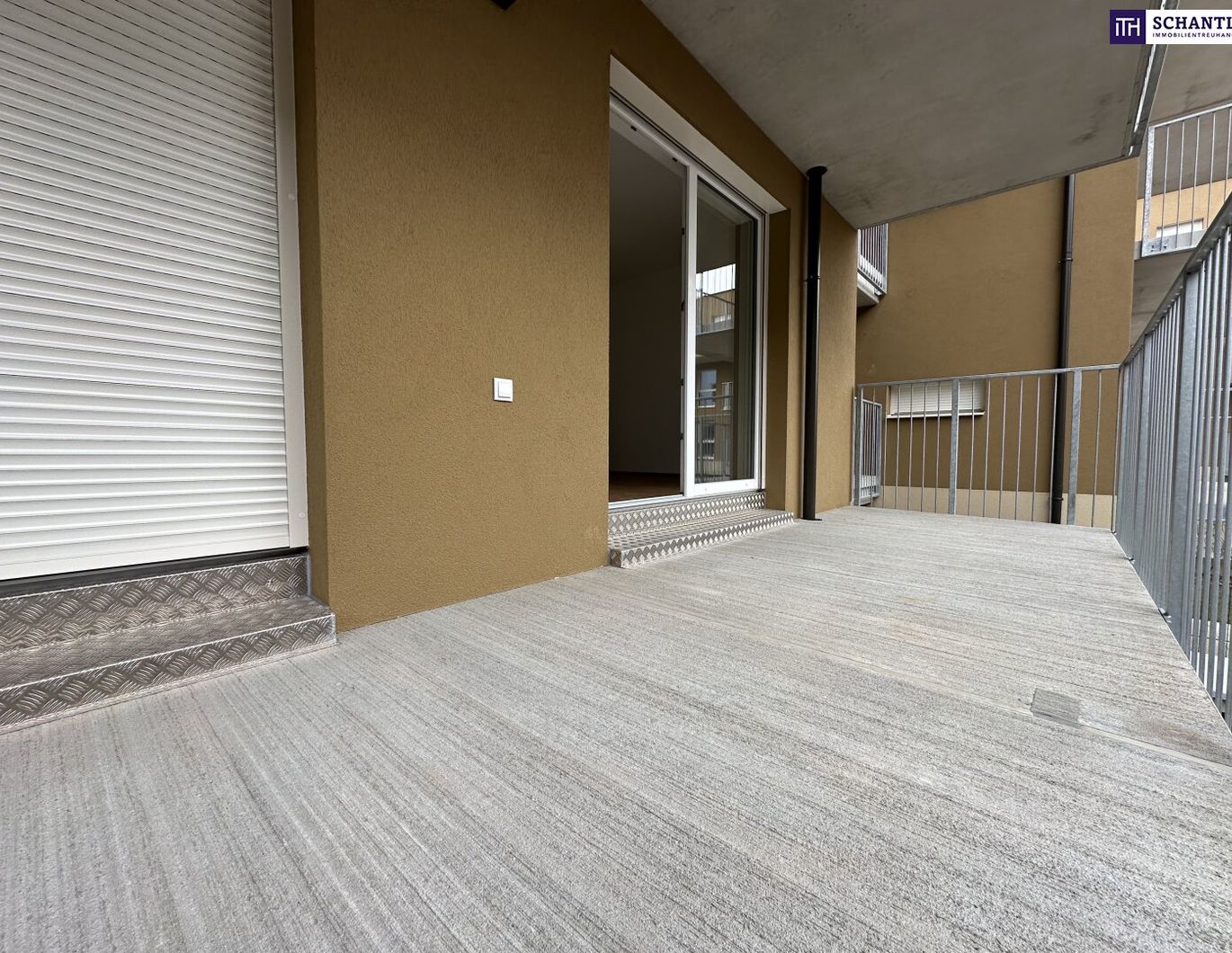 ELEGANT! Lassen Sie sich begeistern! Helle 2-Zimmer-Neubauwohnung mit großzügigem Balkon, exklusiver Tischlerküche und Tiefgaragenplatz!