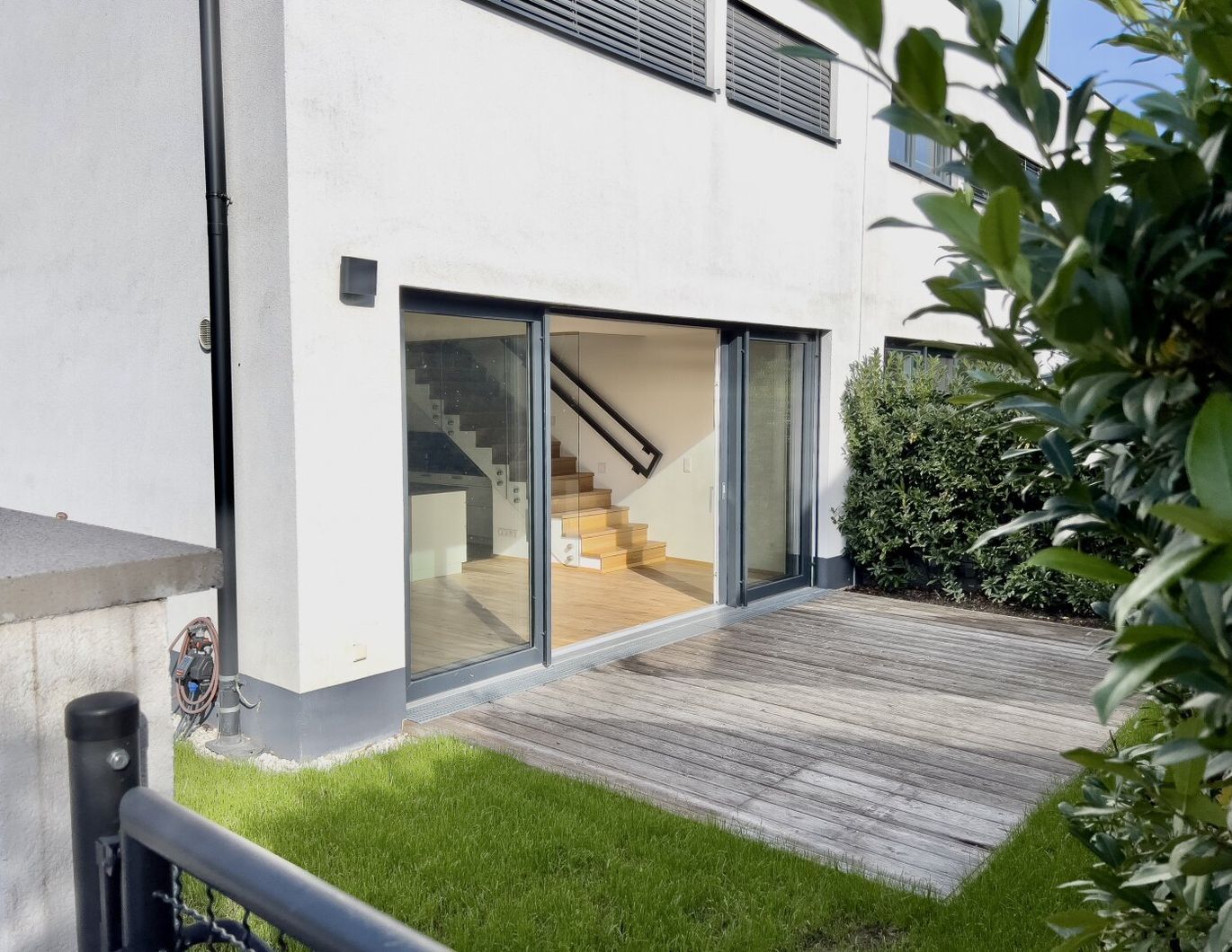 Nähe Golfclub Fontana - Großartige, moderne Doppelhaushälfte mit eigenem Garten & KFZ-Abstellplatz