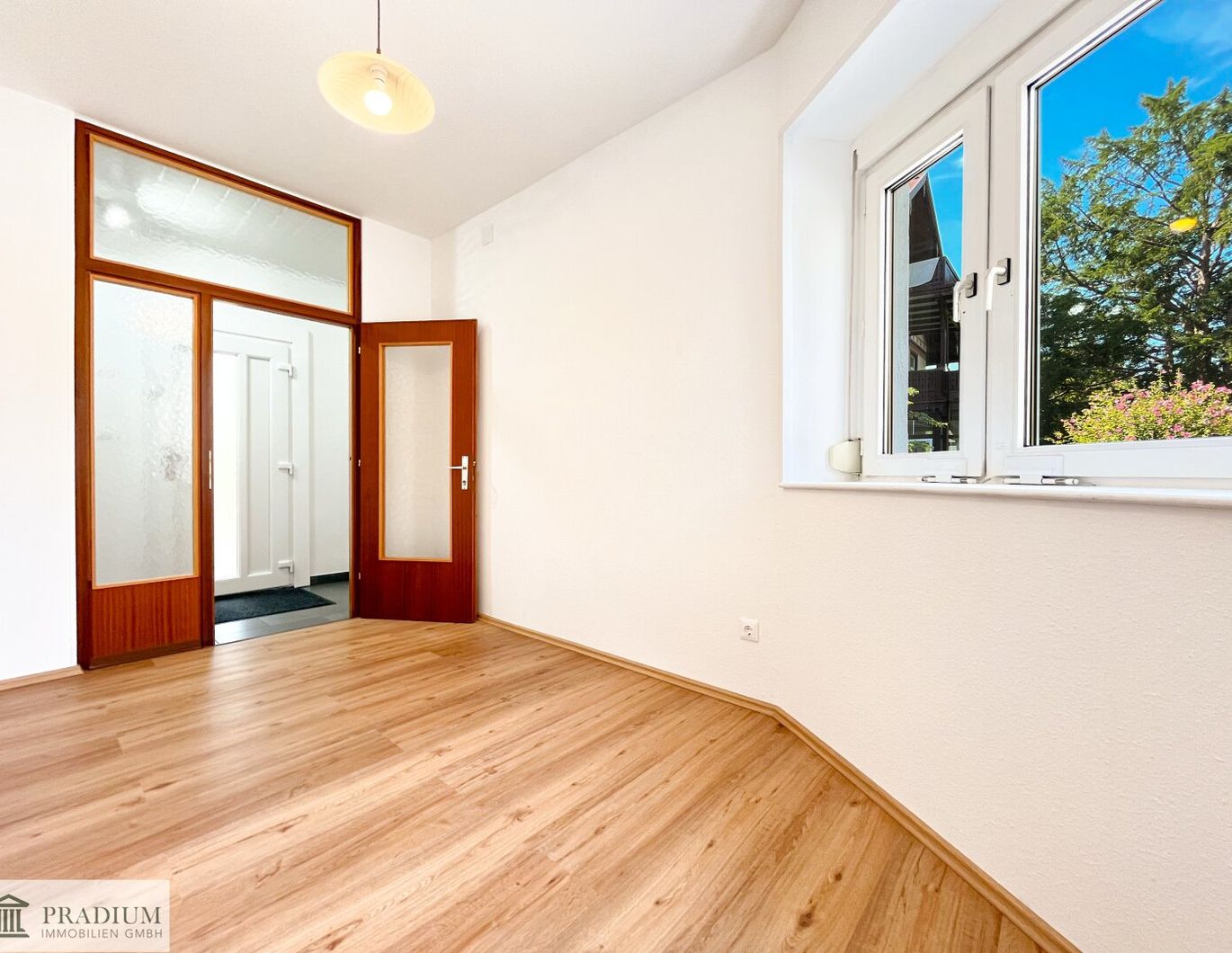 Attraktive 2-Zimmer-Wohnung in Top-Lage von Bad Vöslau - generalsaniert 2025