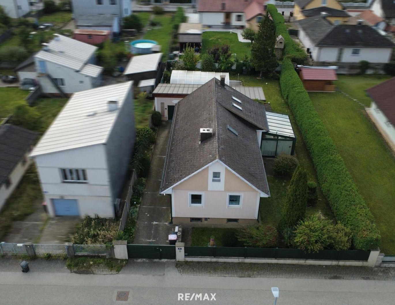 Gepflegtes Einfamilienhaus mit Pool und Garten in St. Georgen