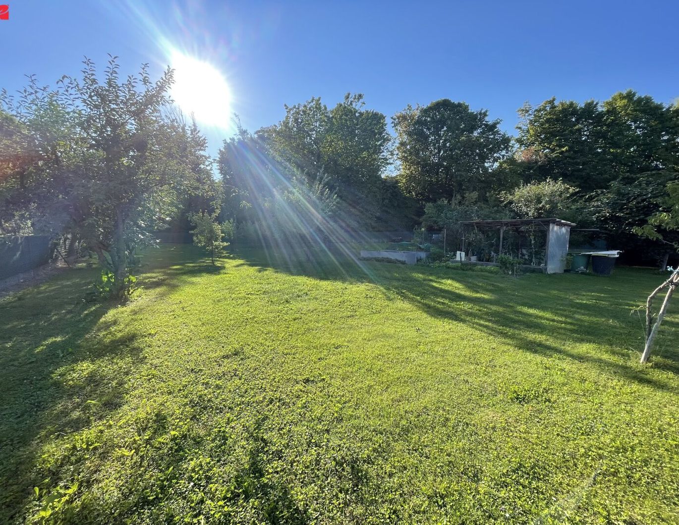 Großzüzigiges, sonniges Grundstück in zentraler Lage!