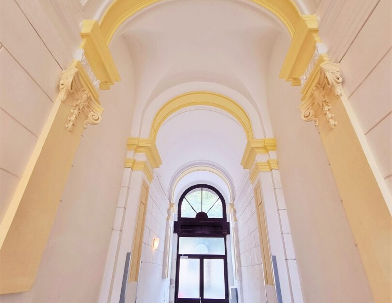 Klein und fein! TOP-Lage in 1150 Wien + Befristet vermietet + Zirka 3,55% Rendite! Frisch sanierte Wohnung + Beste Infrastruktur und Anbindung + Nur 5min zur U-Bahn Schweglerstraße!