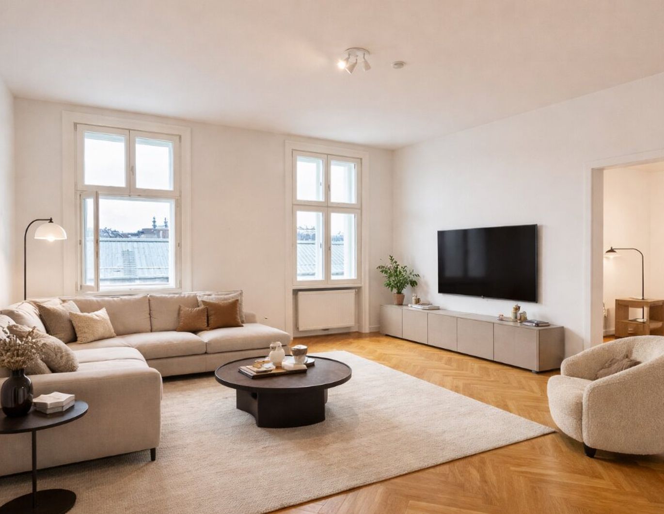 Schöne Altbauwohnung im 1. Bezirk mit Fitness!