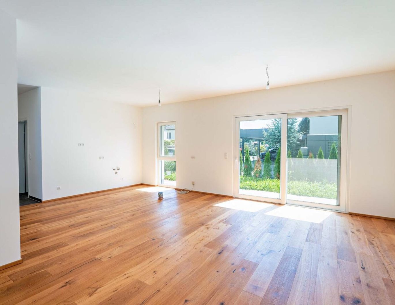 Erstbezug: Reihenmittenhaus mit Terrasse, hochwertiger Ausstattung und Finanzierungsservice