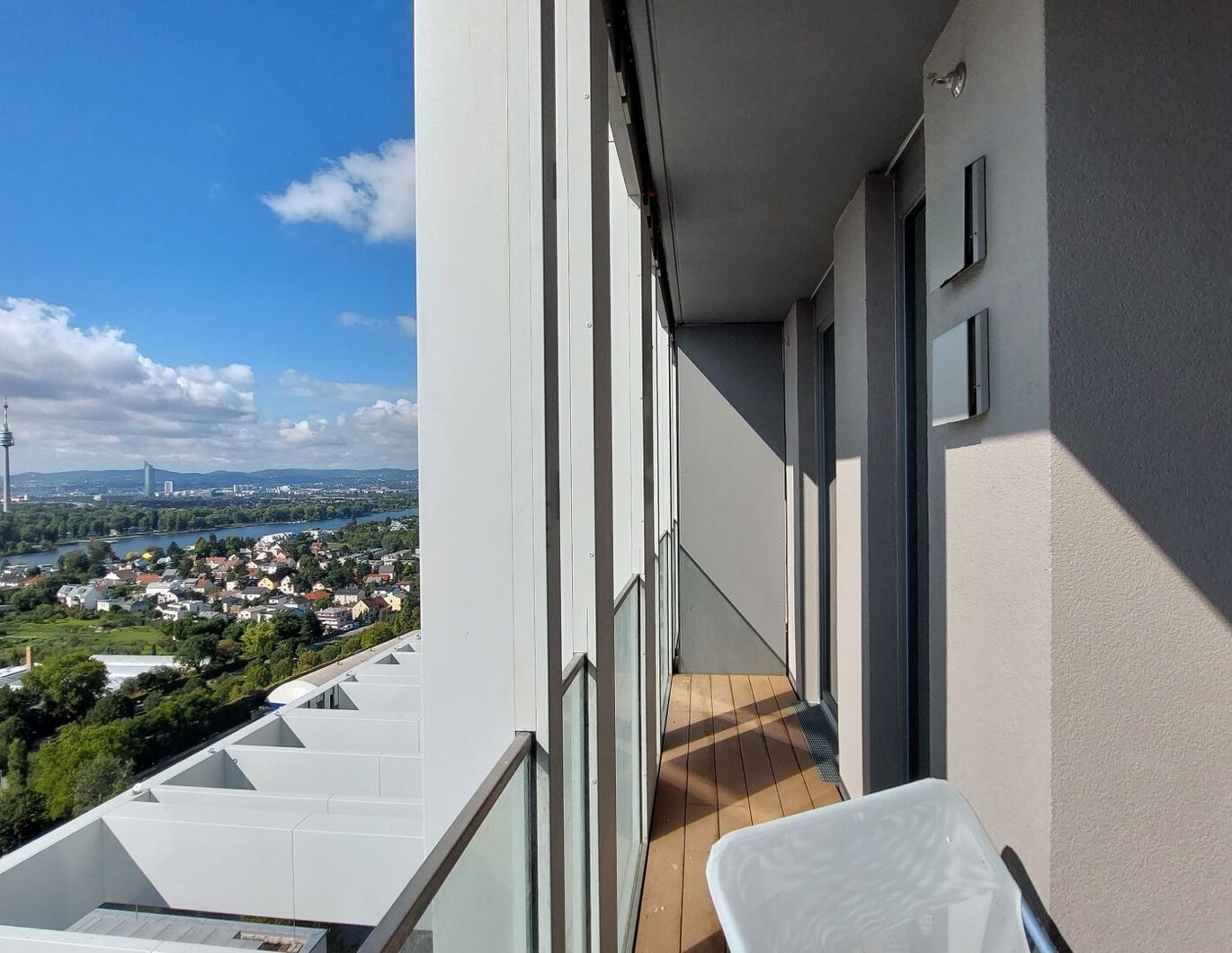 Ideale 1,5-Zi.-Wohnung mit Loggia bei der U1!