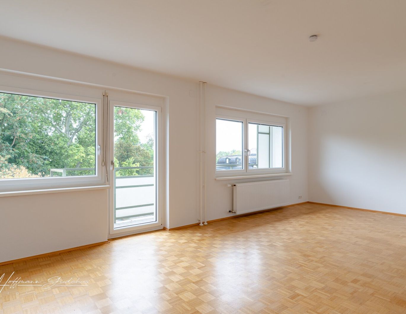 NEUWERTIGE 3-ZIMMER-WOHNUNG MIT 2 BALKONEN