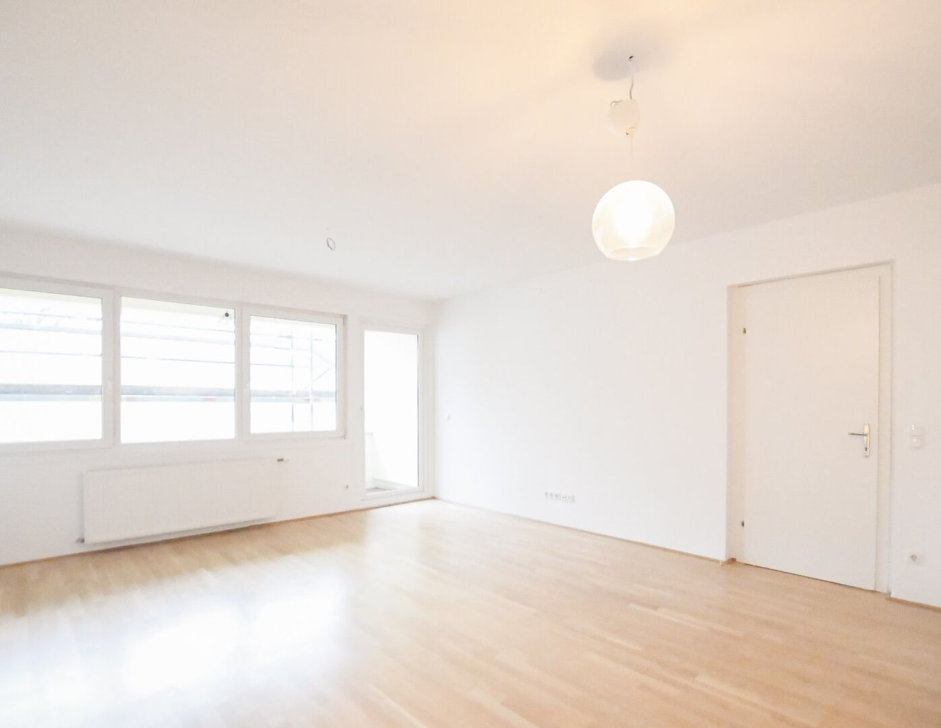 Ruhelage: Schöne 4-Zimmer-Wohnung mit Loggia nahe Belvedere