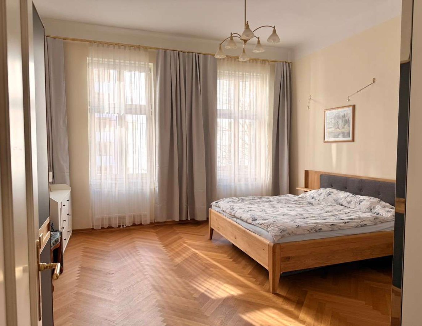 Schöne Wiener 2.5 Zimmer Altbauwohnung nahe Botschaftsviertel *privat keine Maklerprovision