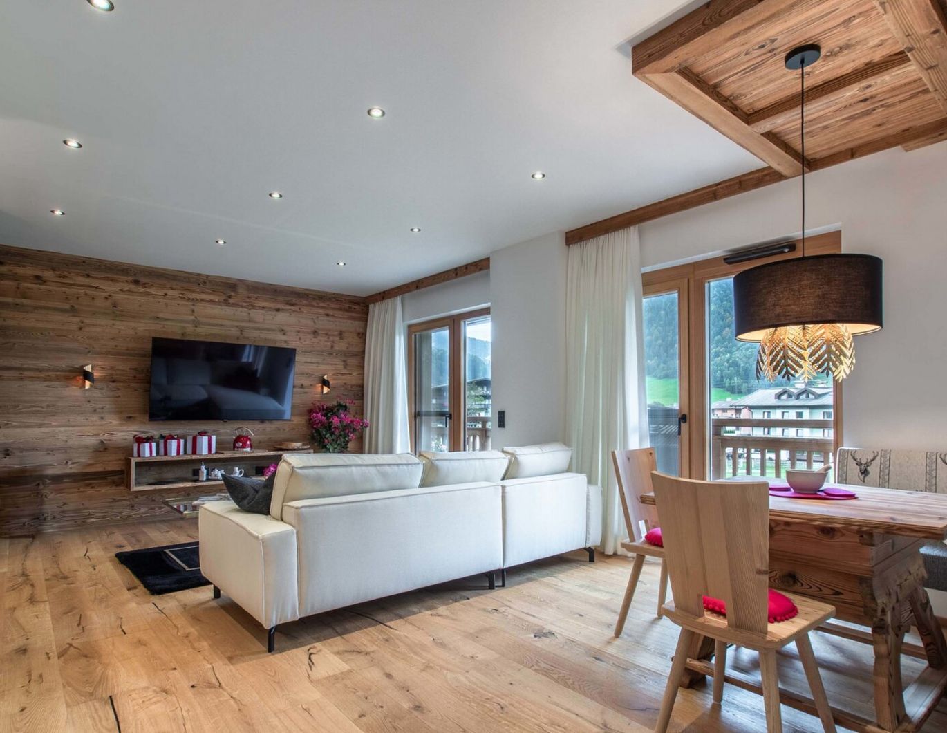 Exklusive Neubauwohnung im alpinen Stil mit Panoramablick in Söll