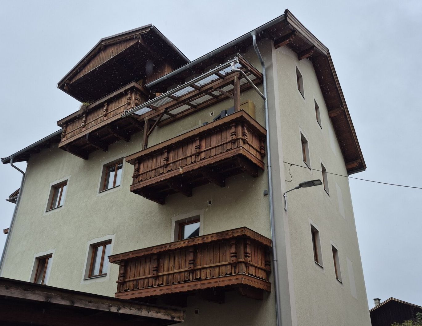Mehrfamilienhaus mit 6 Wohneinheiten (50 % Miteigentumsanteil zu verkaufen)