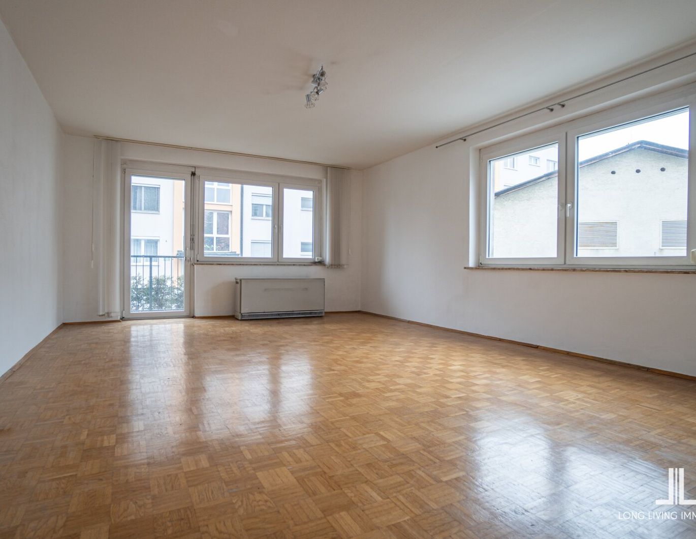 Helle 2-Zimmer-Wohnung mit Loggia in ruhiger Lage - St. Peter