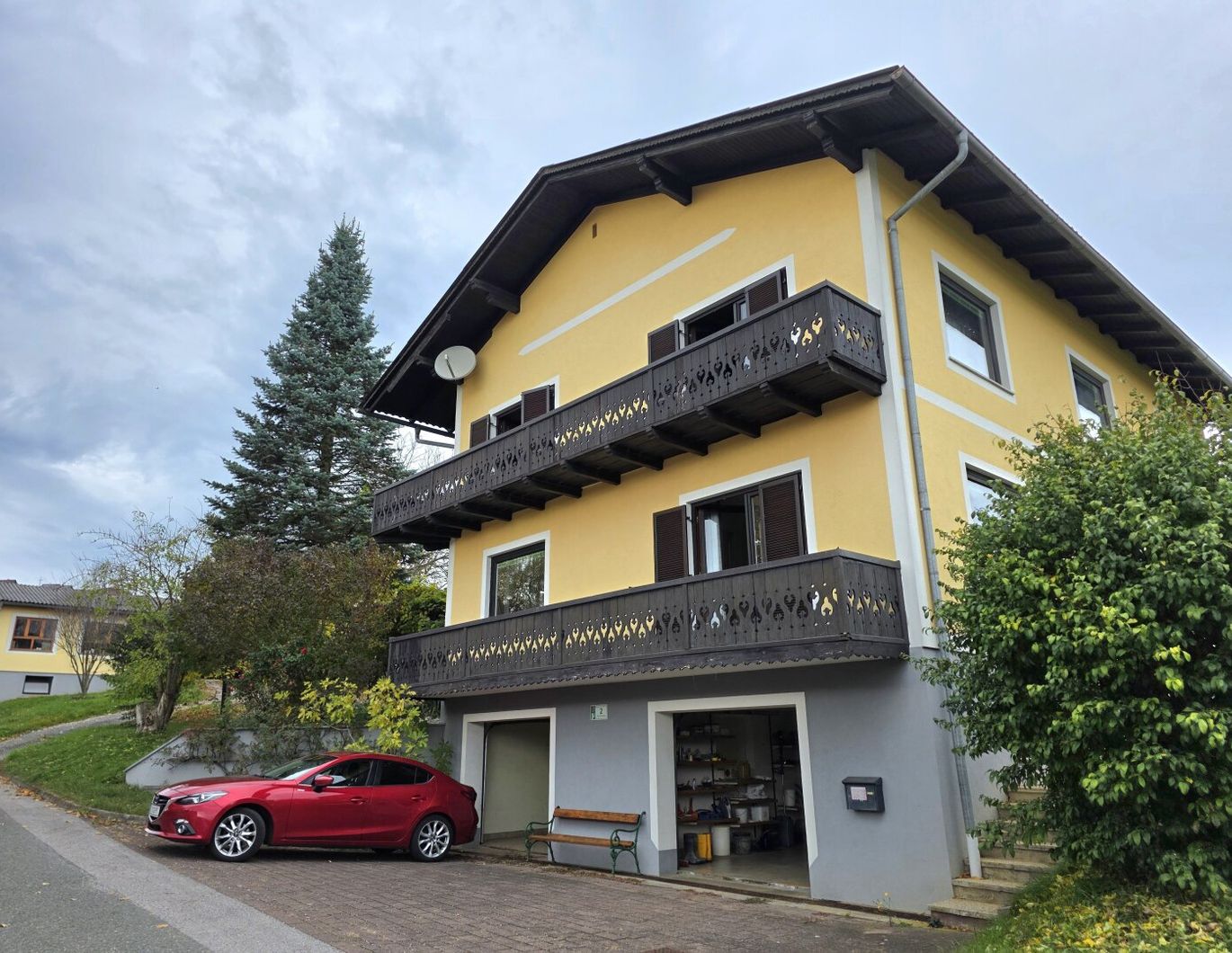 Großes Familienhaus in charmanter Lage!