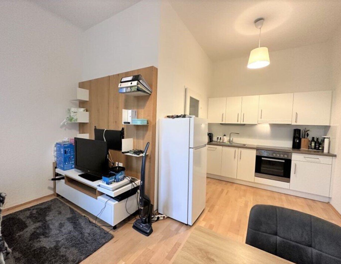 Provisionsfrei - Helle, gemütliche 2 Zimmer Altbauwohnung in zentraler Lage und Uni-Nähe