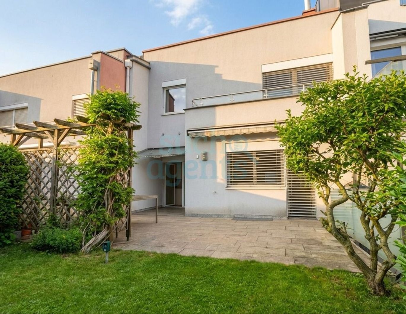 Top modernisiertes Reihenhaus mit großem Garten, Garage & 6-Zimmer