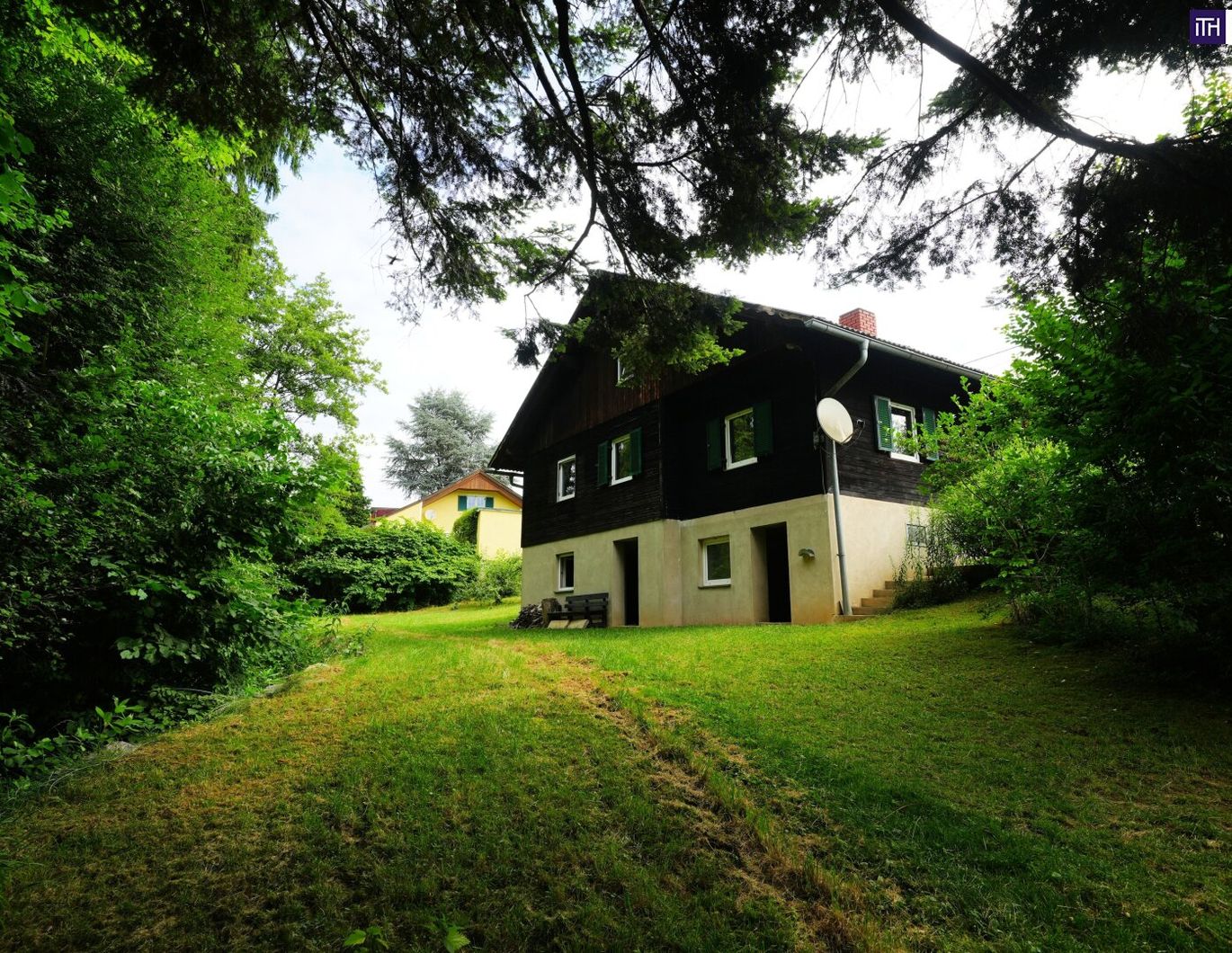 WOW! ENTZÜCKENDES DOMIZIL! TOP-LAGE IN PETERSBERGEN: BEGEHRT & GRÜN - IHR TRAUMGRUND MIT ALTBESTAND ZUM ENTSPANNEN! Natur- und Stadtnähe im traumhaften St. Peter!