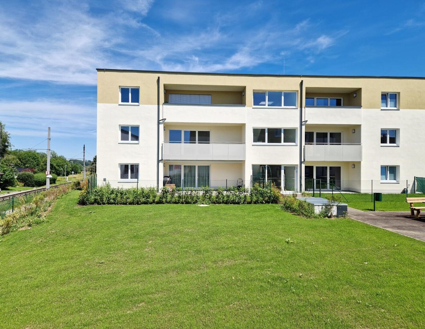 Provisionsfreie Obergeschoßwohnung in Vorchdorf zu kaufen: 4 Zimmer, Tiefgarage, Loggia!