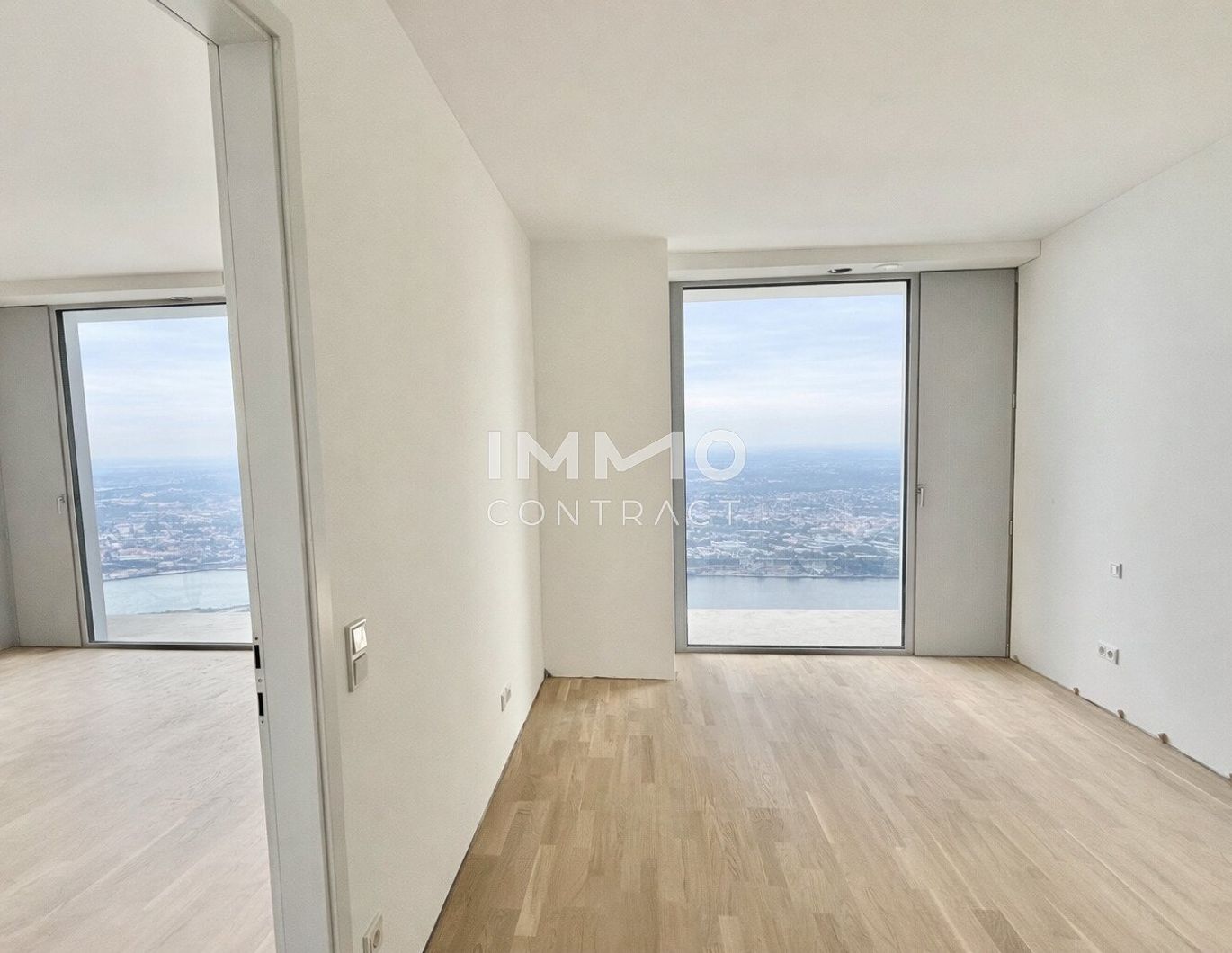 Westseitig 2 Zimmer Wohnung in luftigen Höhen- ca. 15 m² Loggia DC 2