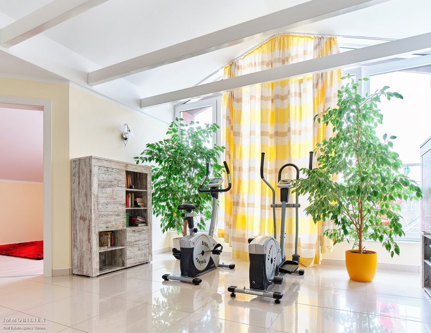 großzügiges Einfamilienhaus mit 6 Zimmern, Garten, Luxusausstattung!