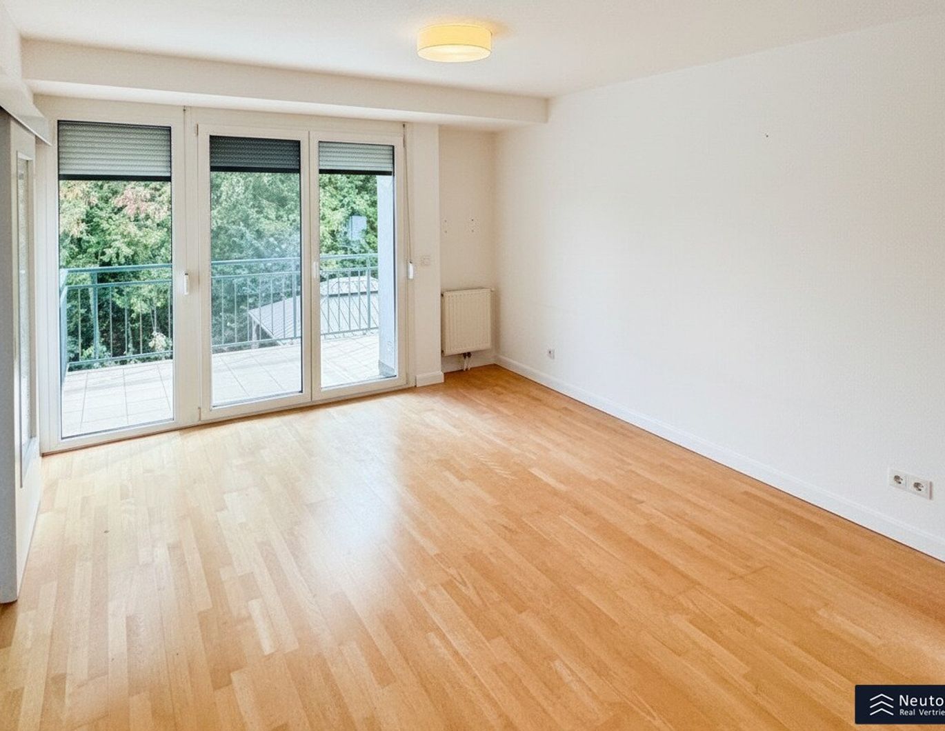 ERSTBEZUG - TERRASSEN WOHNUNG MIT GARAGE - GRÜNRUHELAGE - IM HERZEN DES 23. WIENER GEMEINDEBEZIRK