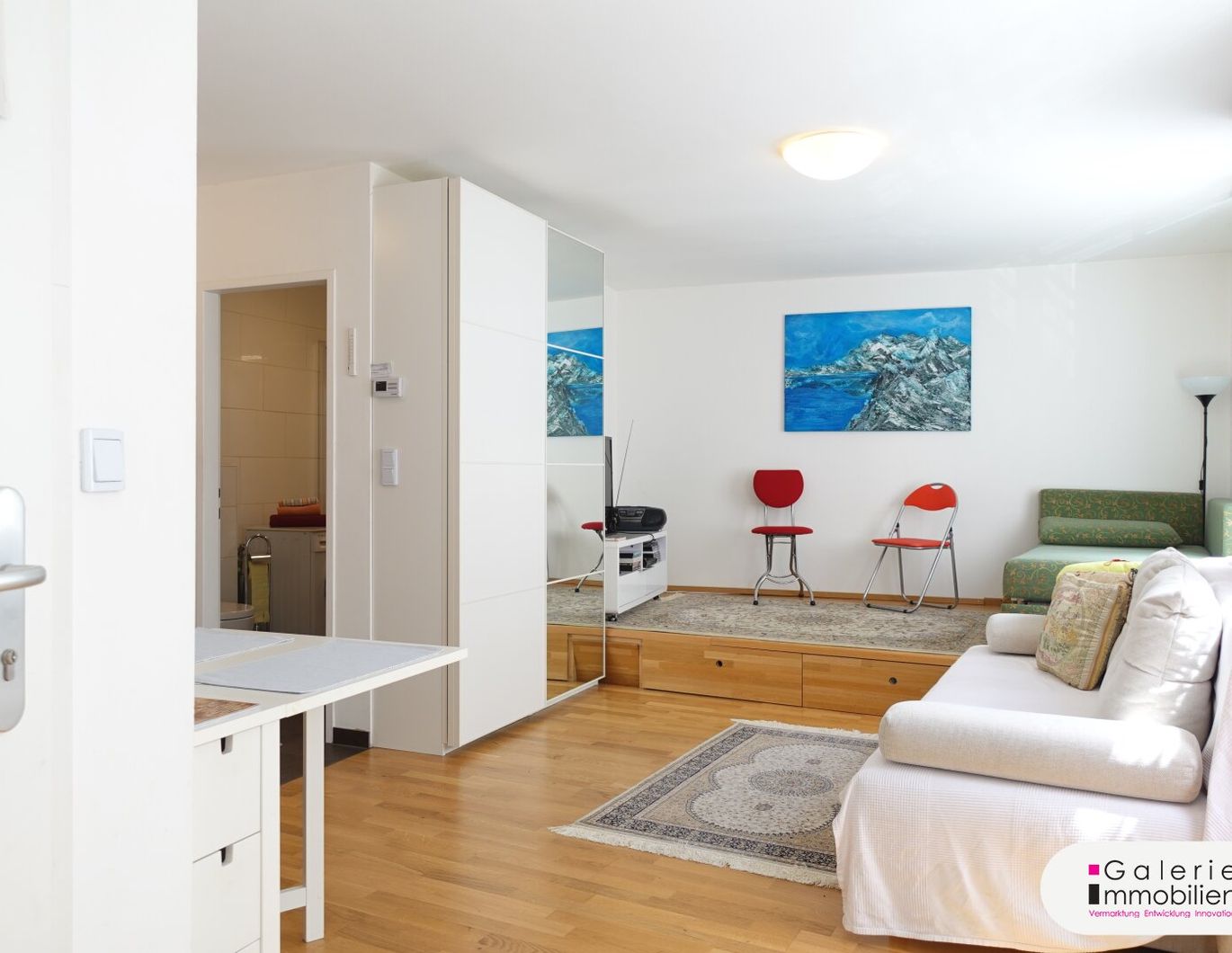 Schöne, helle und ruhige 1-Zimmer-Wohnung mit U-Bahn und Bus in Gehweite!