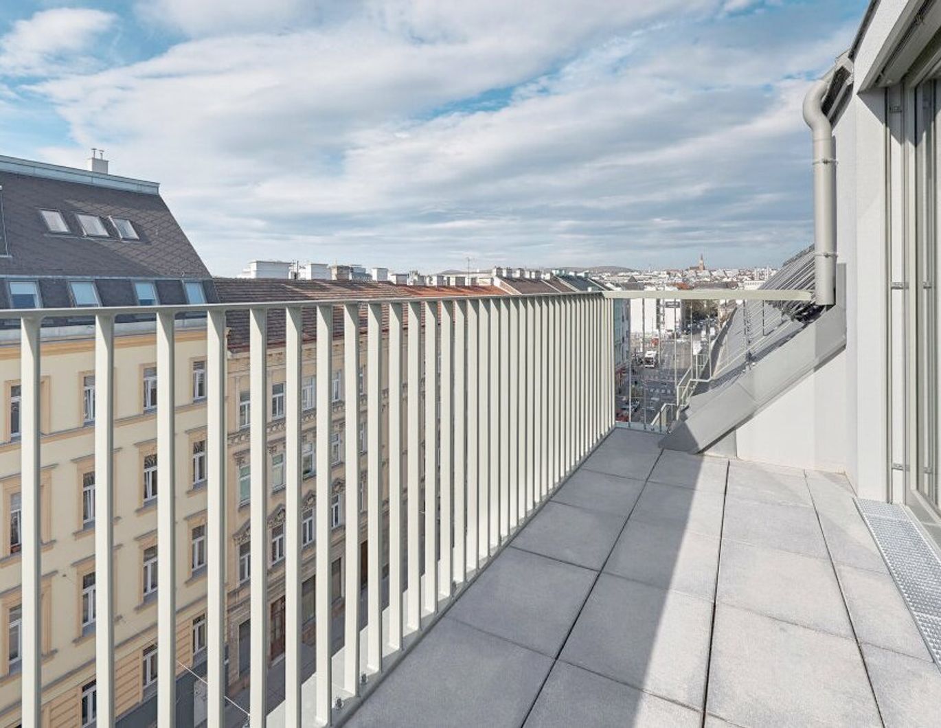 Modern wohnen in Meidling! DG-2-Zimmer-Erstbezug mit Sonnenterrasse - Top70