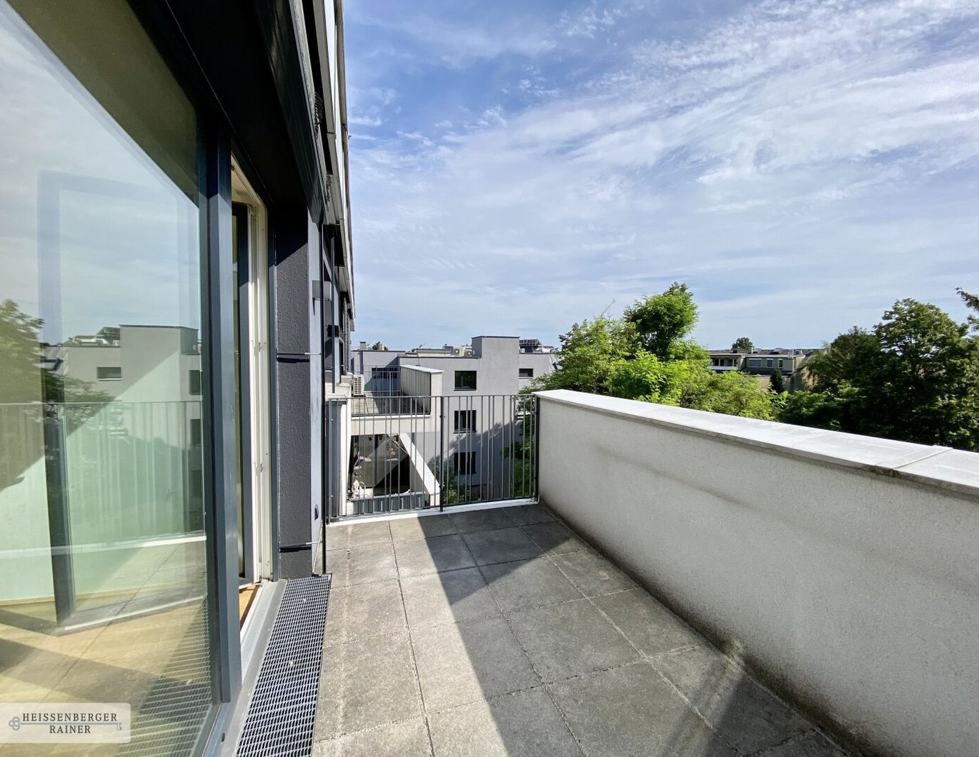 ZWISCHEN ALTER DONAU UND DONAUZENTRUM /// SOFORTIGE MIETEINNAHMEN /// BEFRISTET VERMIETET /// ANLEGERWOHNUNG (VORSTEUERABZUG MÖGLICH!)