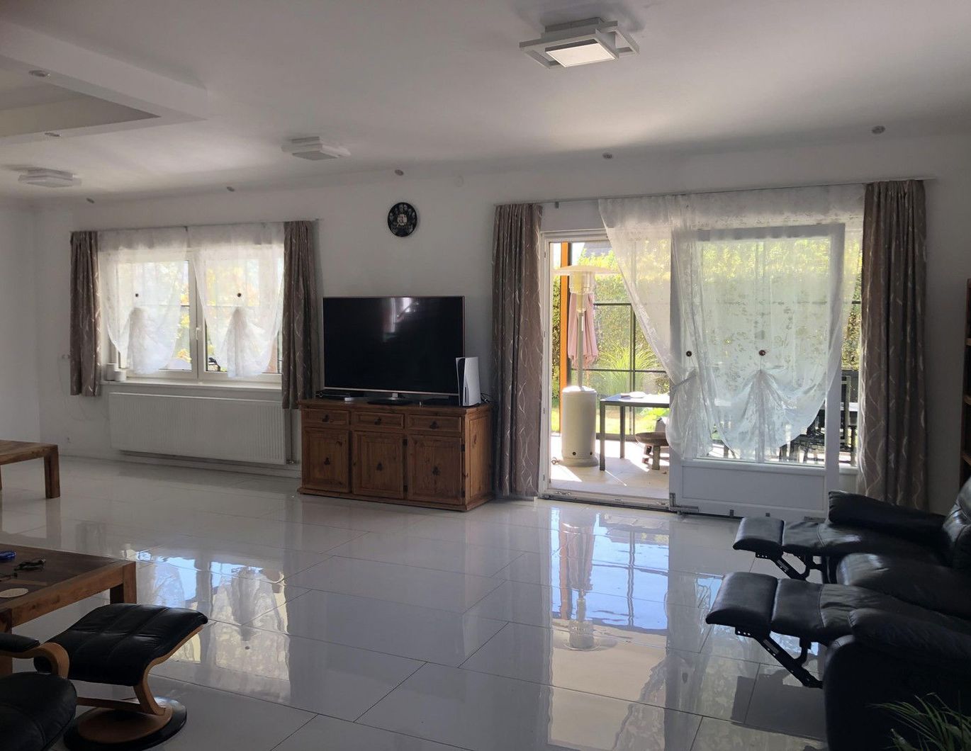 Top modernisiertes, Ein - Zweifamilienhaus, voll unterkellert, mit zwei separaten Eingängen