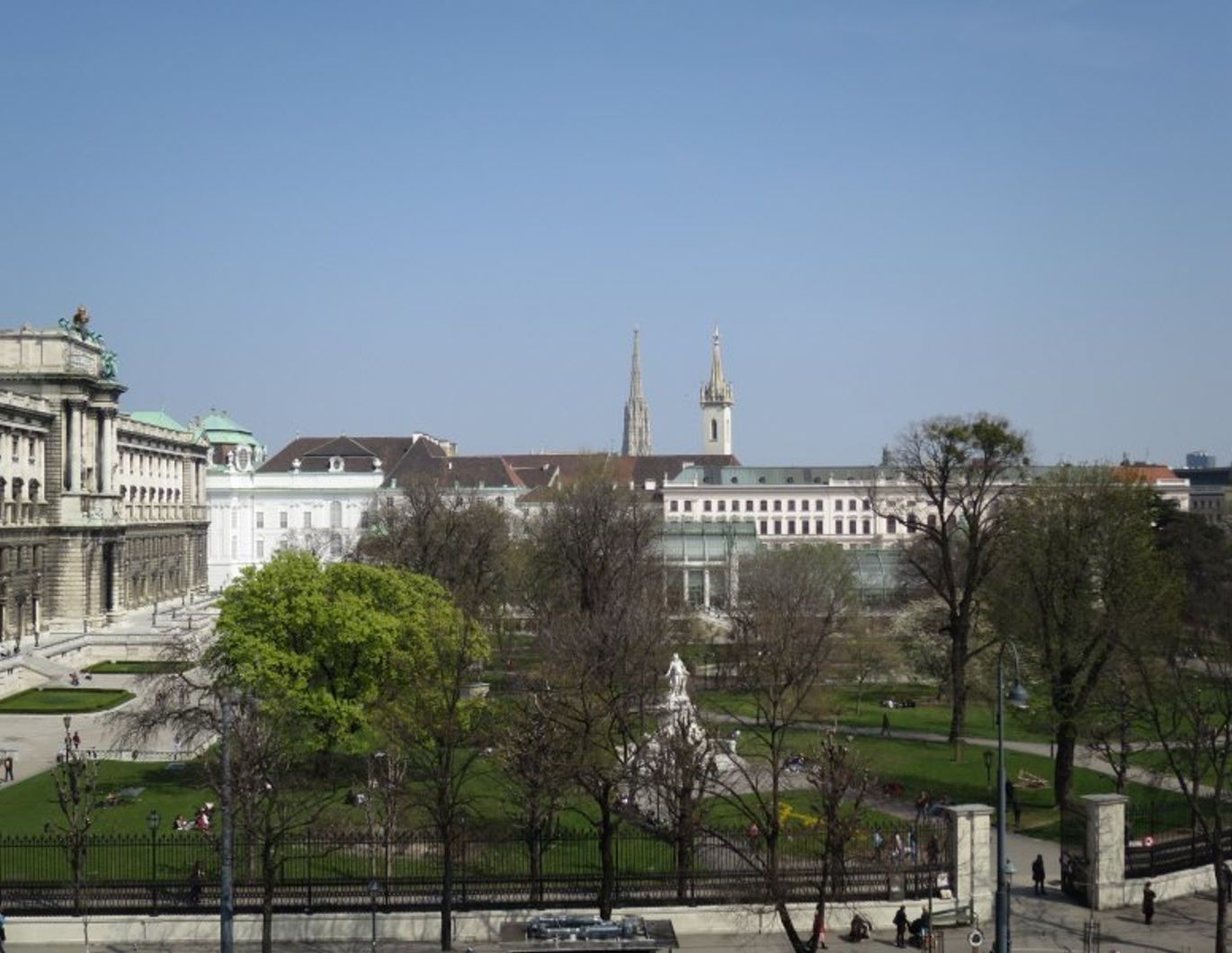 Prachtvolle Wohnung am Ring mit sensationellem Burggarten-Blick!