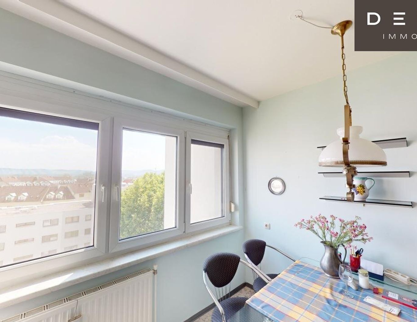 2-ZIMMER WOHNUNG | LOGGIA MIT PANORAMABLICK | RUHIGE LAGE | MODERNISIERTES WOHNHAUS