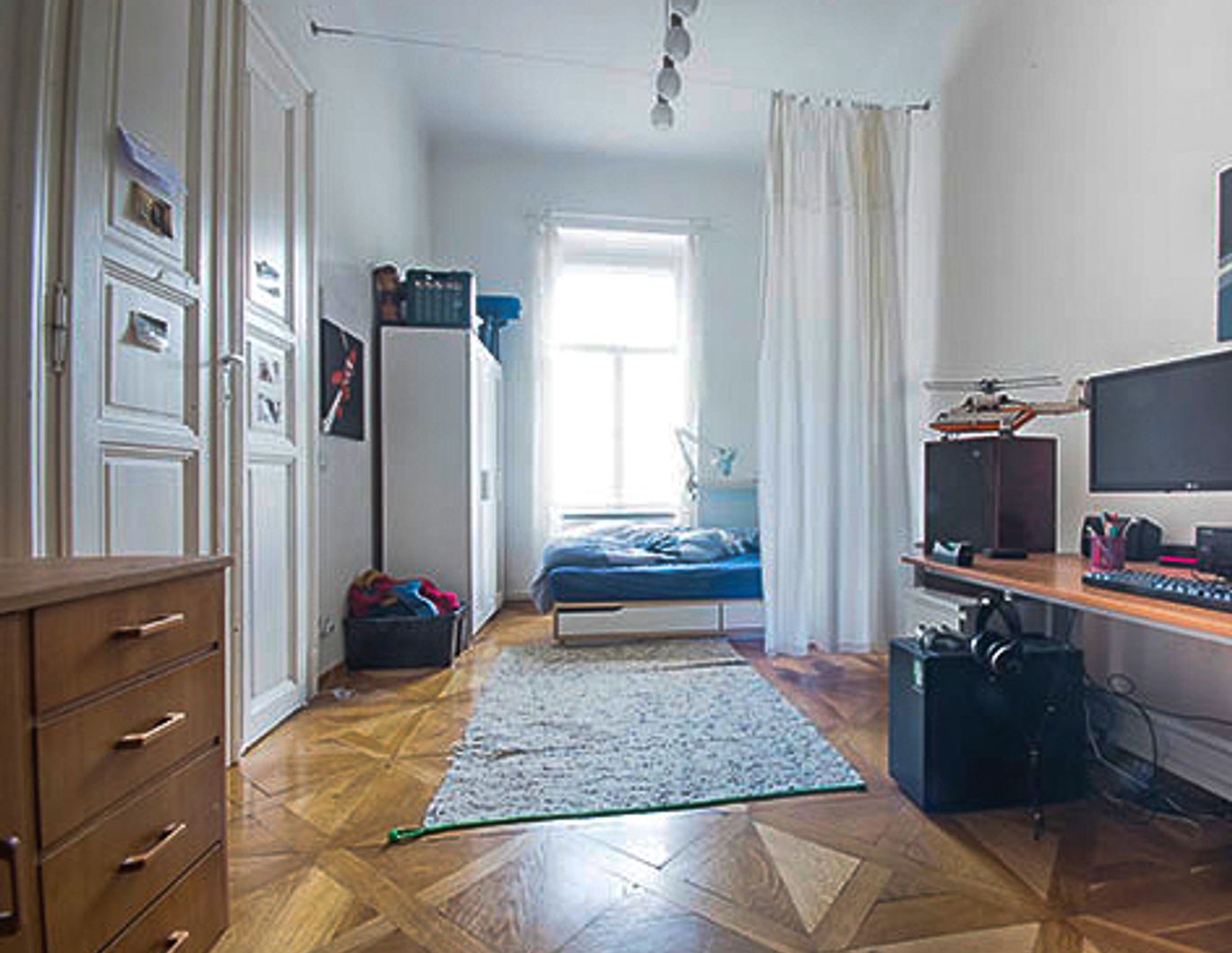 ***** direkt bei der TU Graz im Herz-Jesu-Viertel: 2-Zimmer-Altbauwohnung mit Balkon