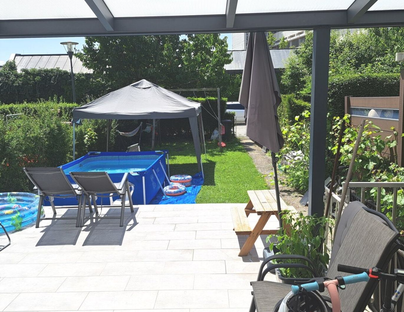 RIED IM INNKREIS: Charmantes kleines Reihenhaus mit großzügiger Terrasse und sonnigem Garten!