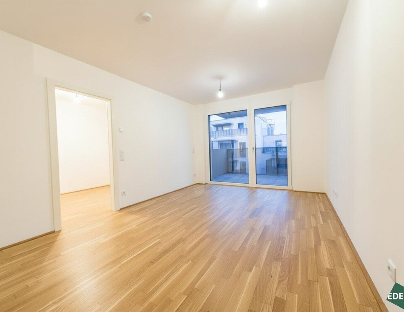 NEU - Moderne 2-Zimmer-Wohnung mit Balkon nahe U1 - ideal für Singles oder Paare