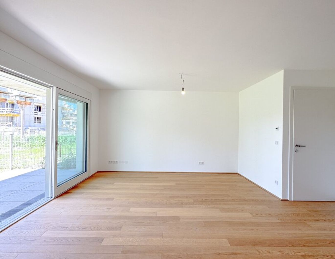 Helle 121 m² Eigentumswohnung - Erstbezug mit Garten, Balkon & Terrasse
