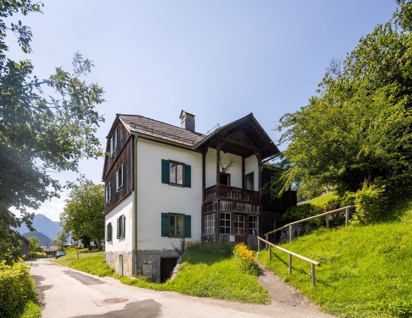 Seltene Gelegenheit! Traditionelles Haus oberhalb des Grundlsees mit bezauberndem Seeblick